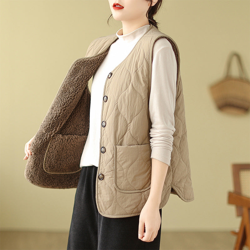 Real shot 2025 autumn and winter new lamb wool warm sleeveless big pocket vest women wear vest jacket on both sides
