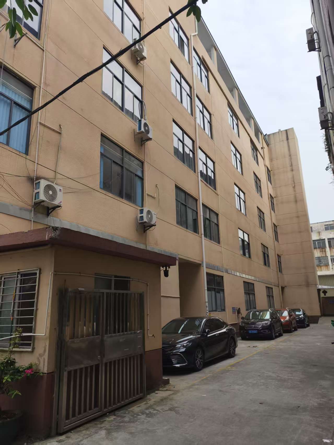 2025 new Amazon European and American cross-border women's clothing spring and summer round neck seven-quarter sleeve solid color casual loose T-shirt