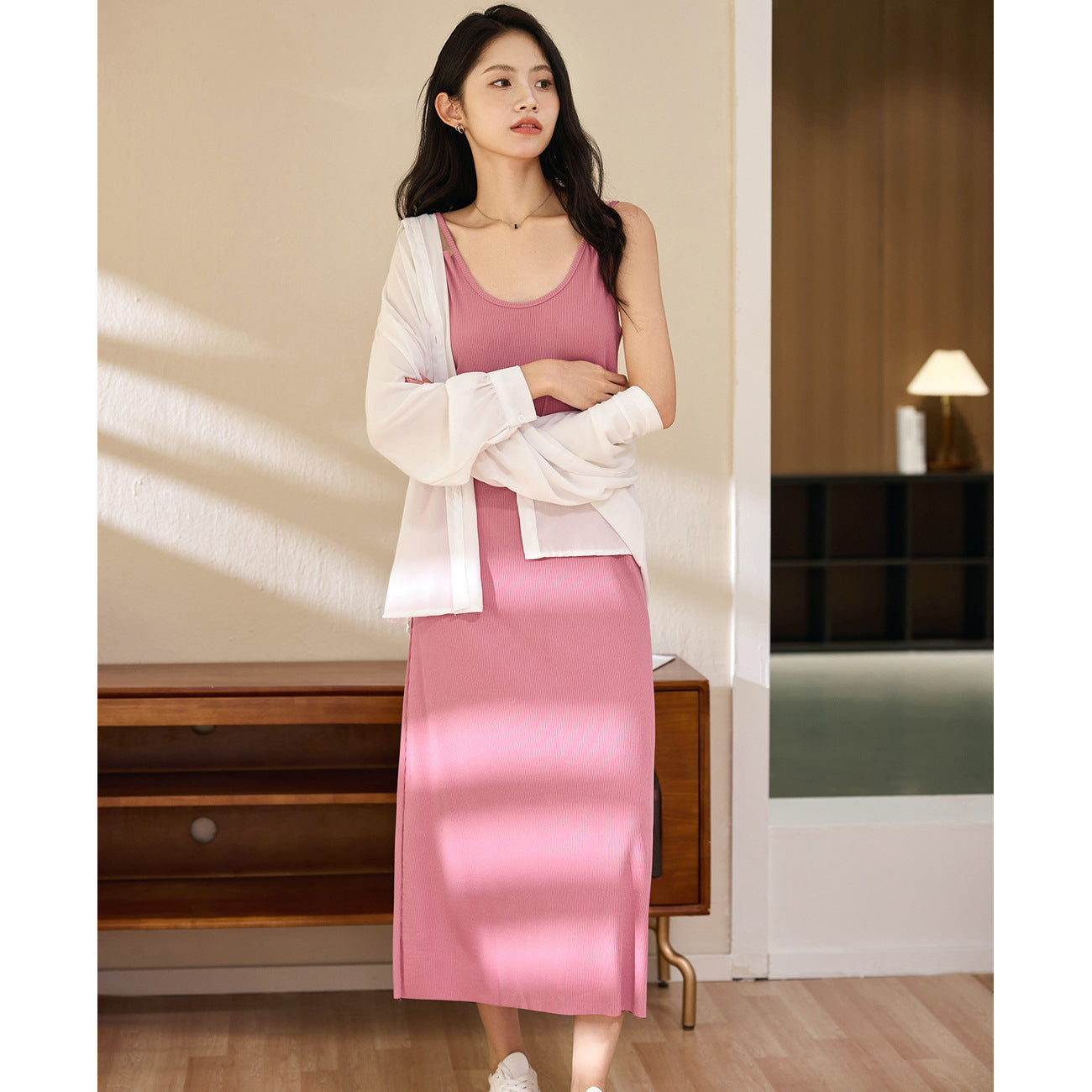 Design double shoulder pink suspender dress women's summer 2026 new loose and thin inner knee vest long dress