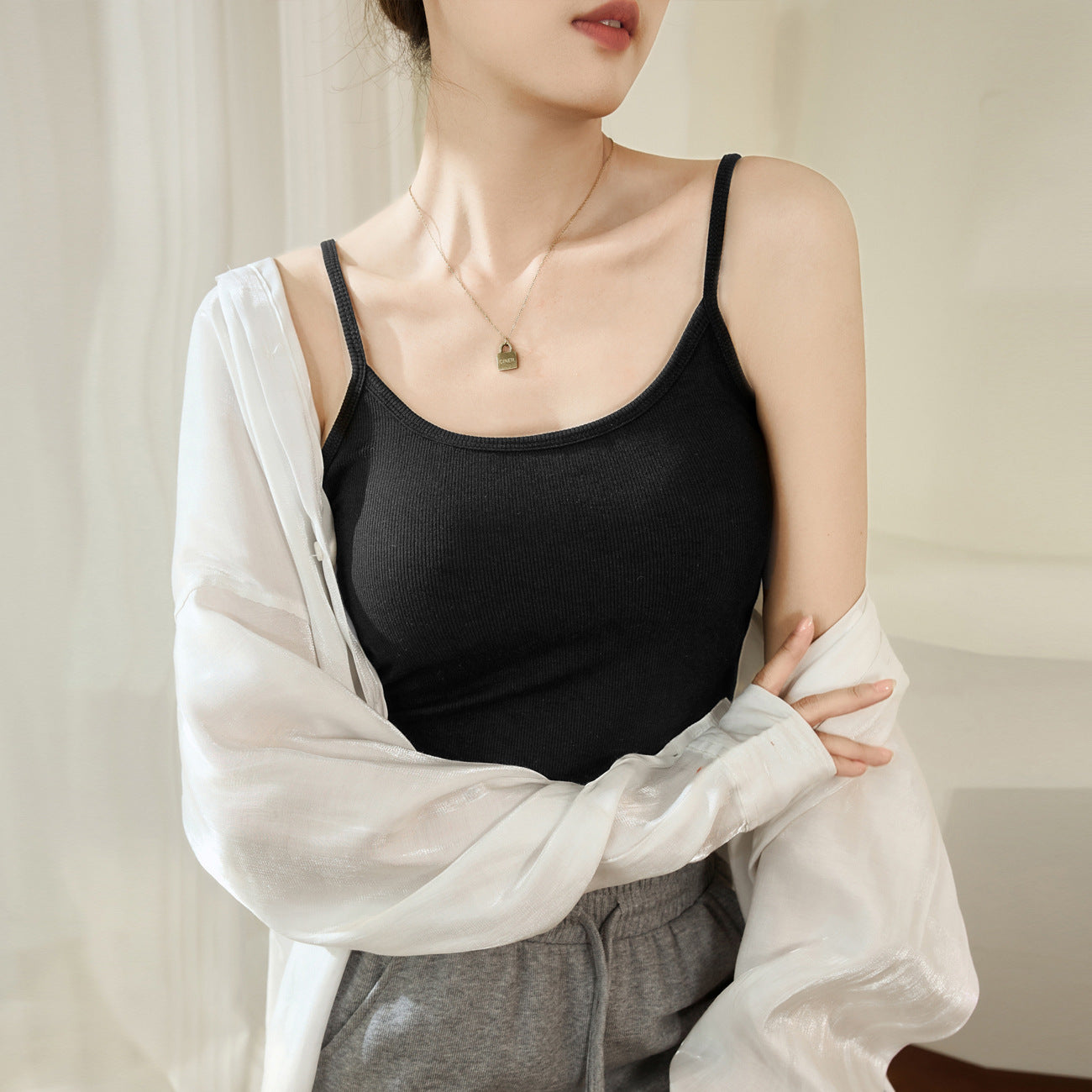 Bra integrated sling vest women's summer belt chest pad 2026 new inner cover gathering thickened chest outer wear top