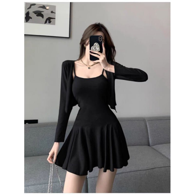 Suspender dress, a complete set in autumn, pear-shaped body, slightly fat girls, thin wear skirt cardigan two-piece set