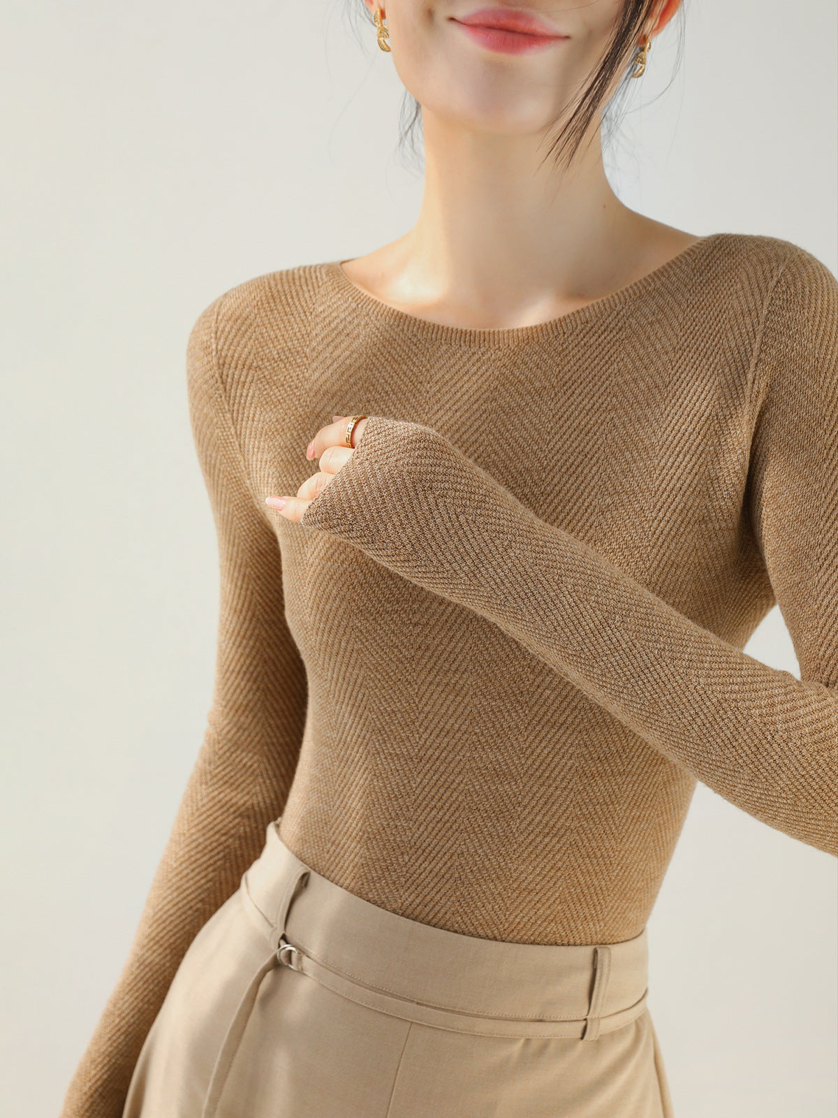 High-end Yangtze yarn semi-turtleneck seamless integrated pullover knitted sweater women's autumn slim-fit full wool backing sweater white