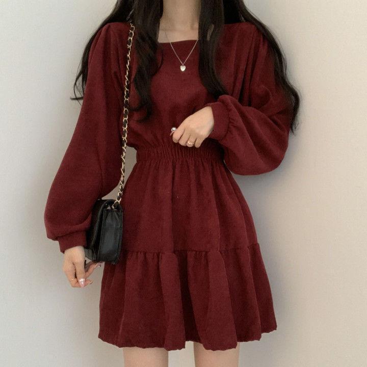 European and American style square collar showing thin folds Korean version girl age reduction loose high waist retro small man street shot dress