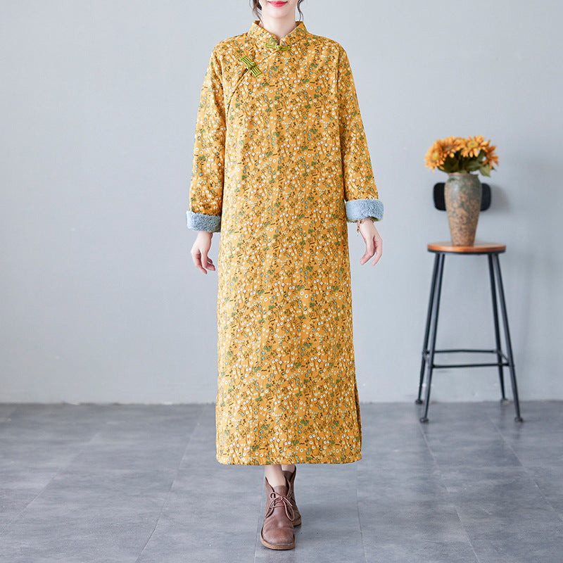 The real shot will be in the winter of 2025. The new retro literary disc buckle is piled and thickened. The improved cheongsam plus size long-sleeved dress.