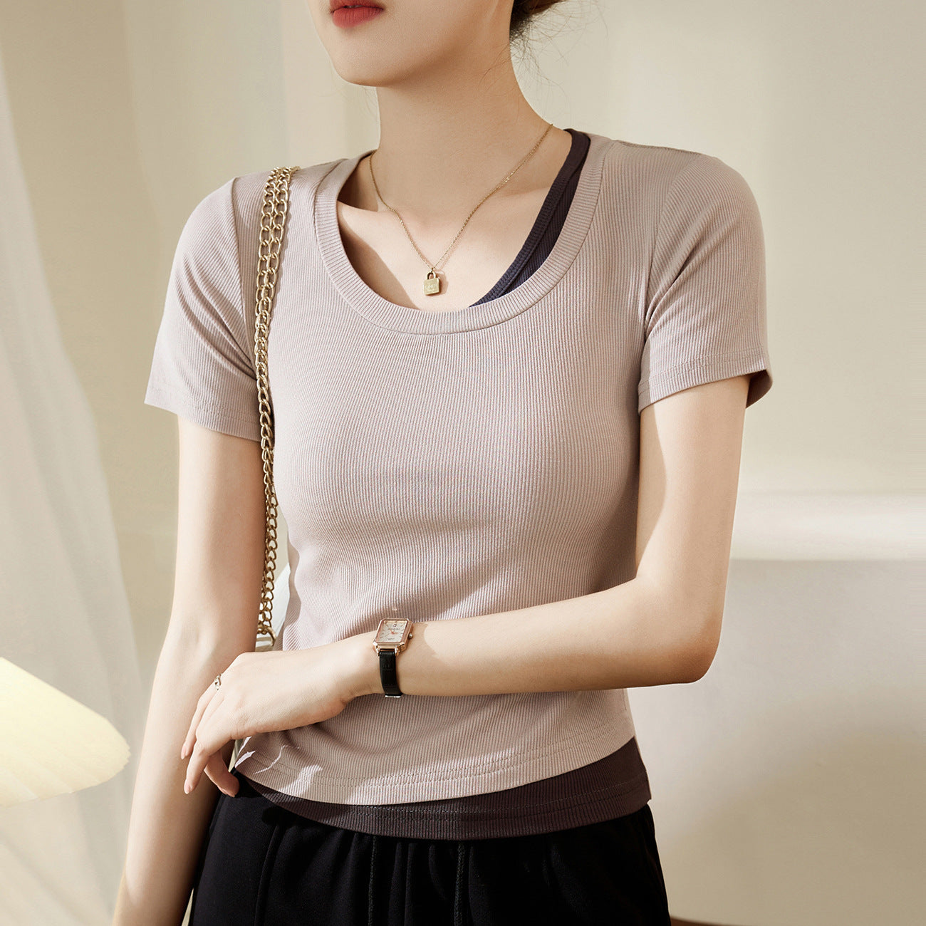 [Selection of good materials] Splicing contrasting color fake two-piece T-shirt women's short-sleeved 2026 summer new slim-fitting and thin bottoming shirt