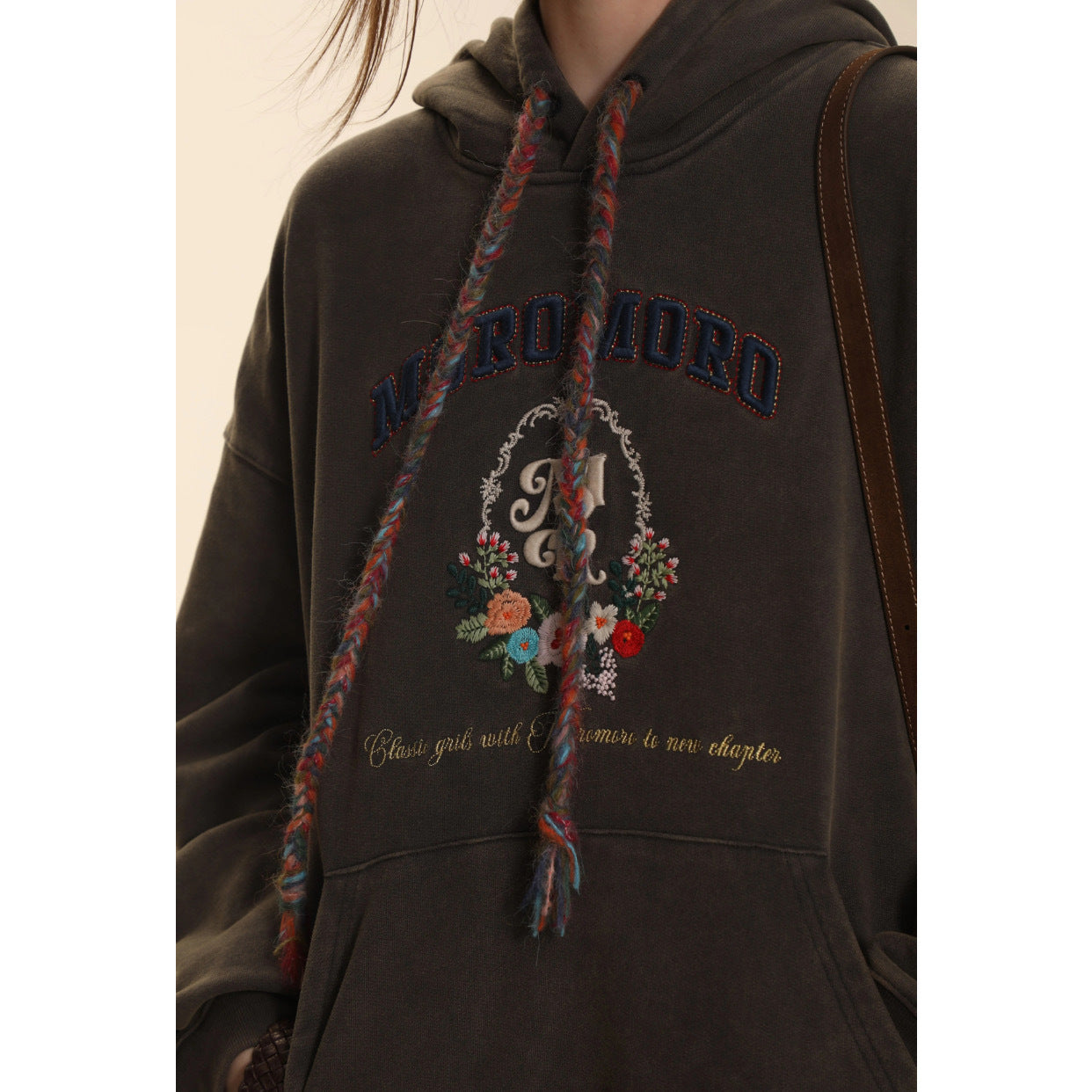 Moromoro American vintage college style three-dimensional flower badge embroidered fried powder wool rope pullover hooded sweater women