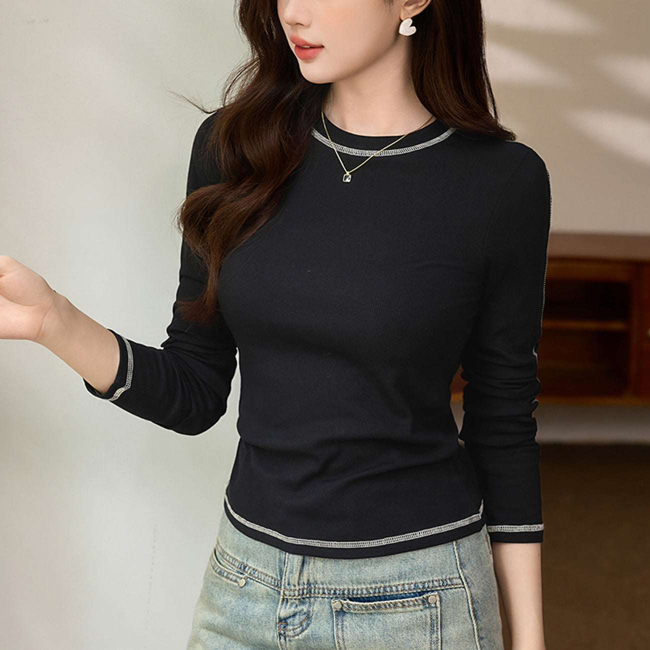 #Ingenuity Selection #Flower Needle Bright Thread Contrasting T-Shirt Women's Long Sleeve 2026 Autumn New Slim and Skinny Bottom Shirt