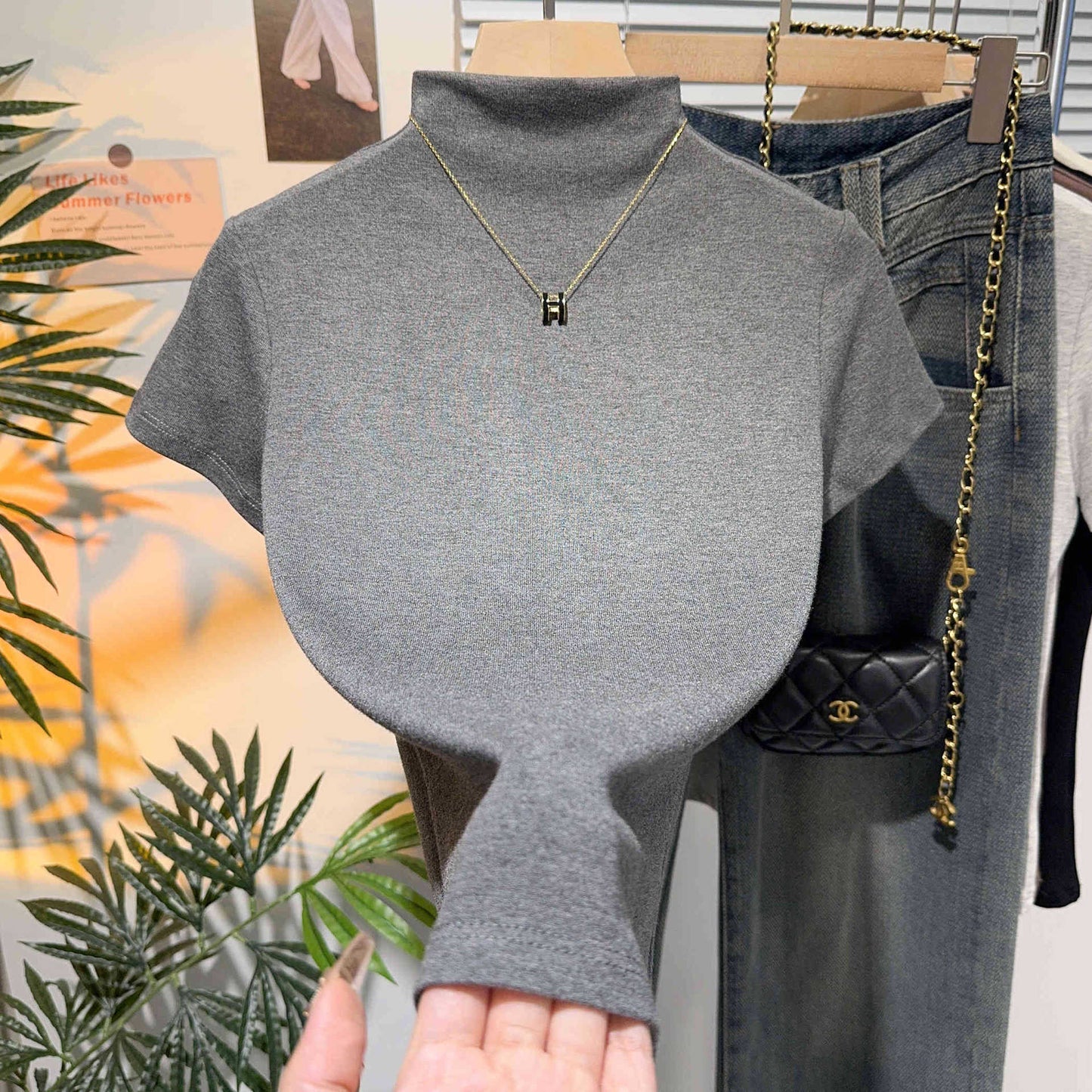 Short-sleeved t-shirt women's slim-fitting sexy shoulder bottoming shirt 2025 with summer daily wear top semi-turtleneck