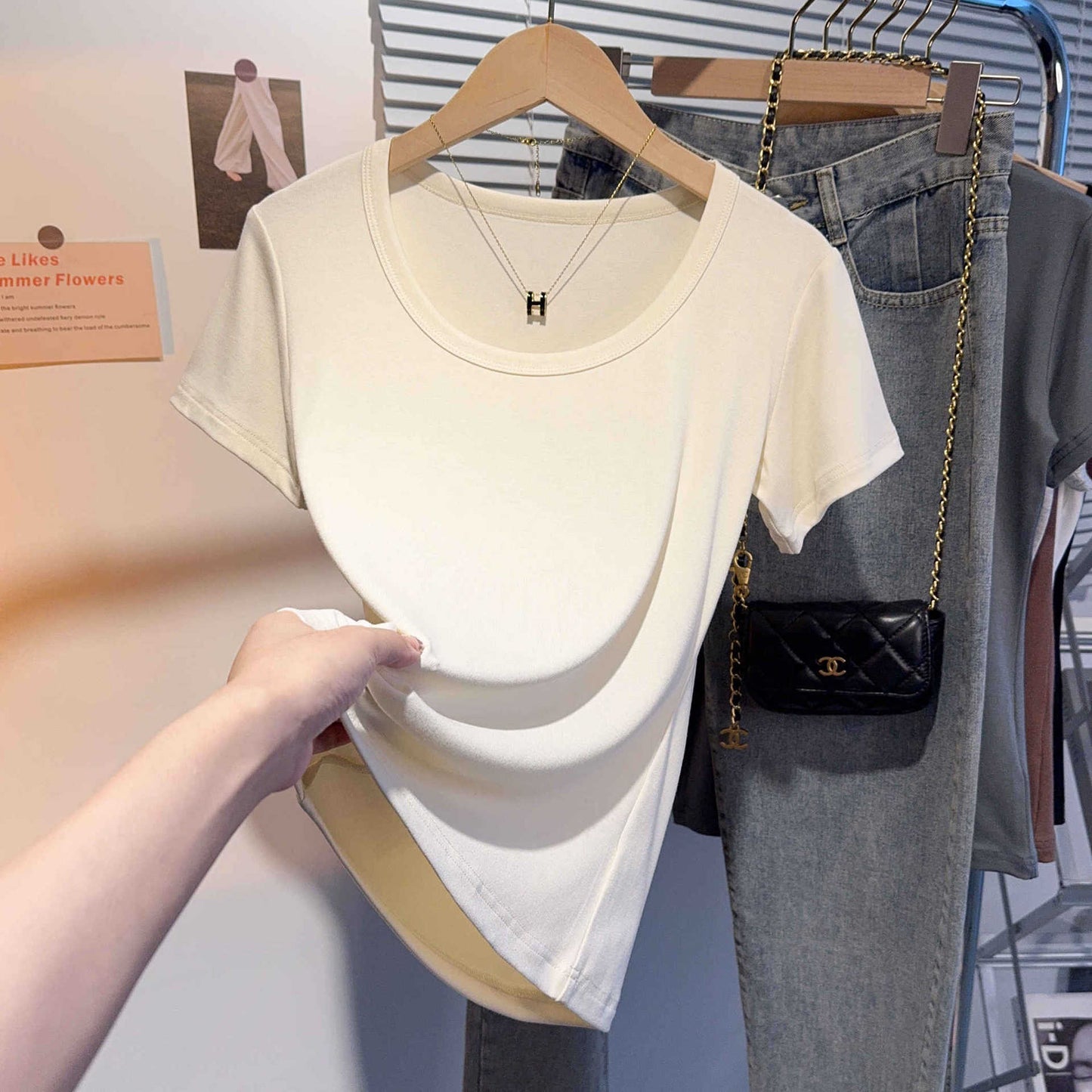 Black u-neck short-sleeved t-shirt women's summer 2025 new Korean version versatile tights with bottoms and tops