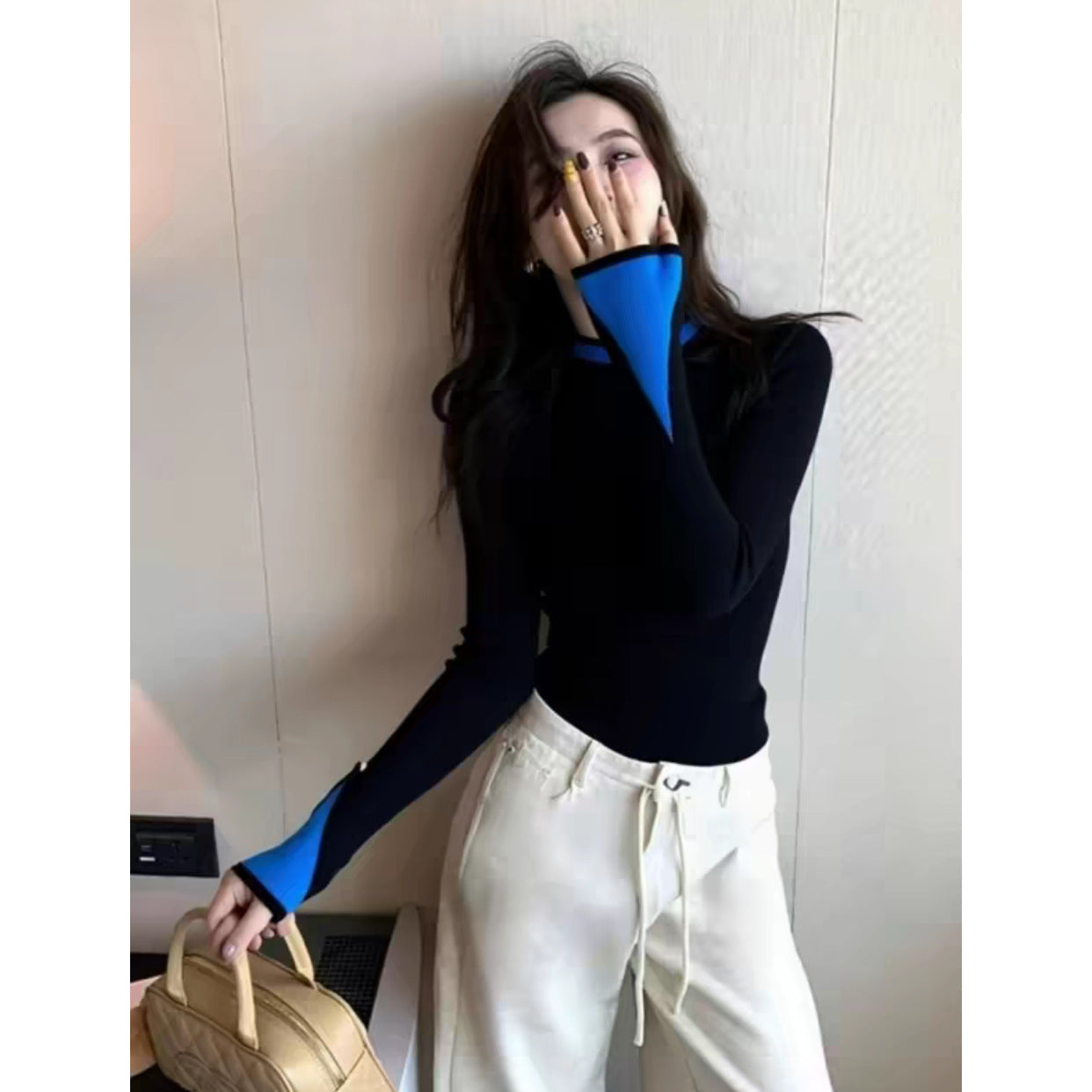 2025 winter senior feeling super good-looking soft waxy lazy wind age reduction unique chic relaxation contrasting color knitted sweater women