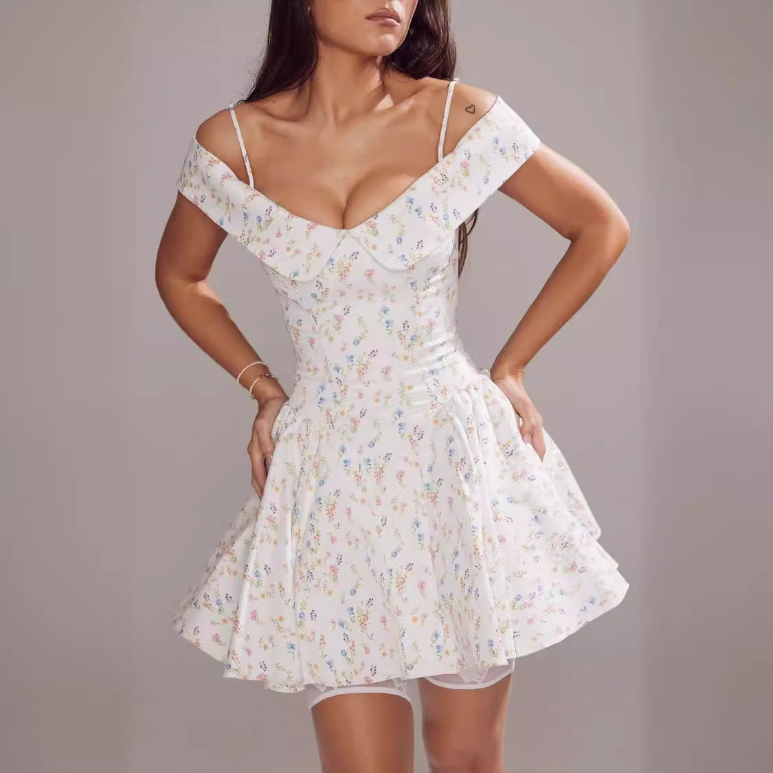 Summer fashion short sexy one-word shoulder suspender dress short-sleeved printed puff dress high waist and thin