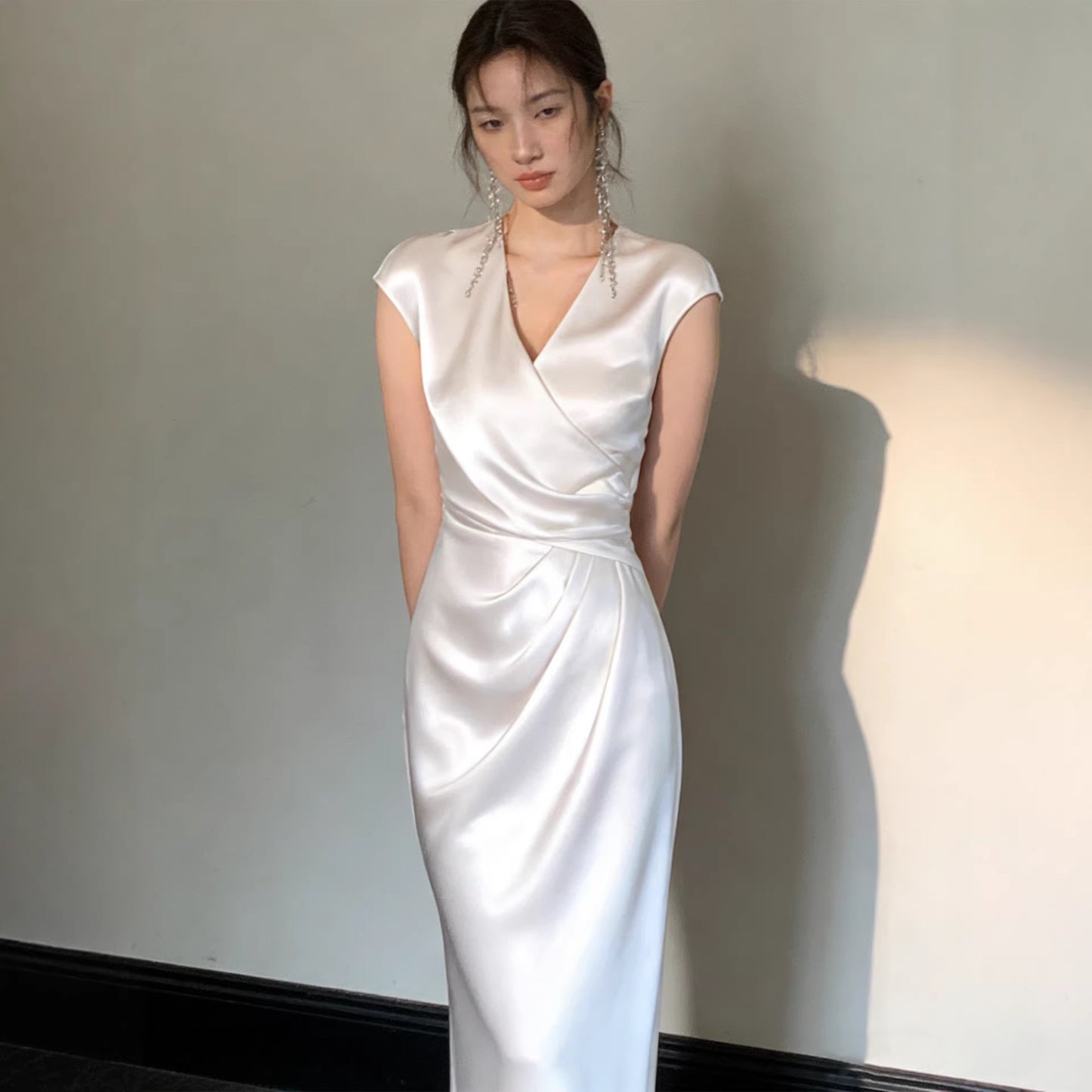 Haute couture French high-end feeling daughter feeling expensive feeling temperament satin overlapping V-neck summer waist thin fishtail dress