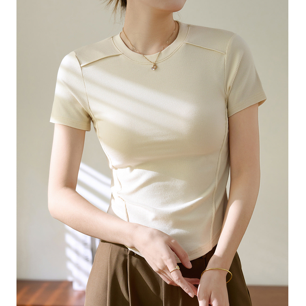 [Use good materials] Three-dimensional line design sense high elastic threaded cotton T-shirt women's summer new short-sleeved top bottoming shirt