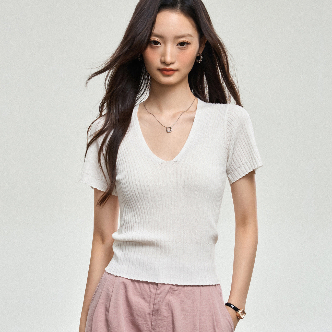 Temperament V-neck short-sleeved knitted sweater women's summer 2026 new Spice Girl pure desire wind slim T-shirt slim pink top