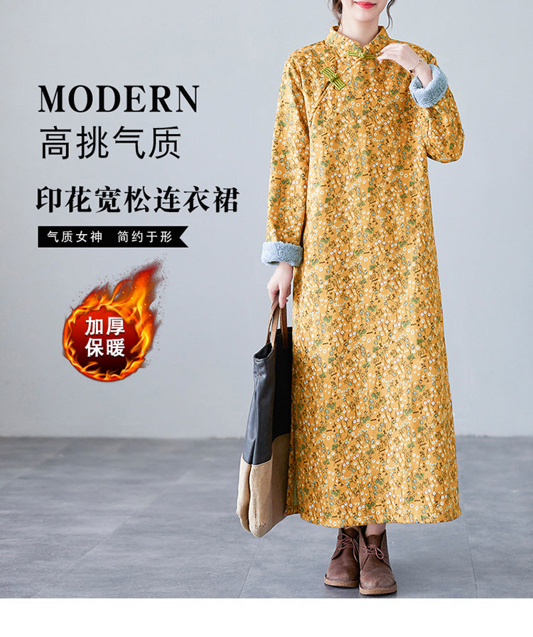 The real shot will be in the winter of 2025. The new retro literary disc buckle is piled and thickened. The improved cheongsam plus size long-sleeved dress.