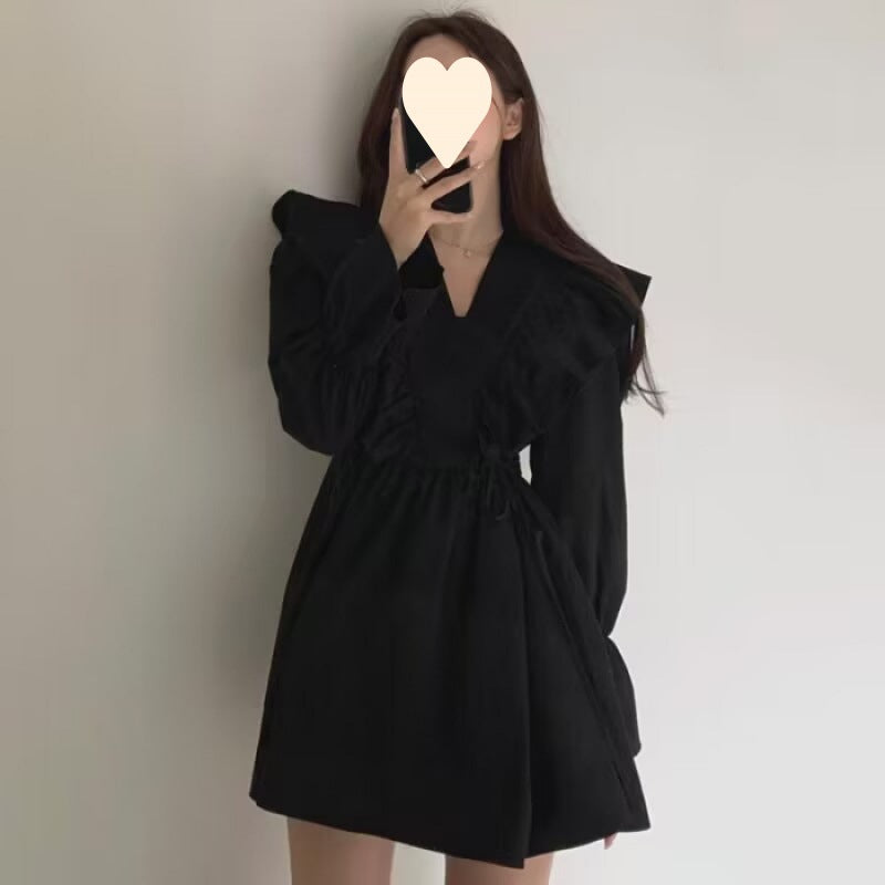 2025 new early autumn retro V-neck crossed ruffle edge lace-up waist horn sleeve short small dress