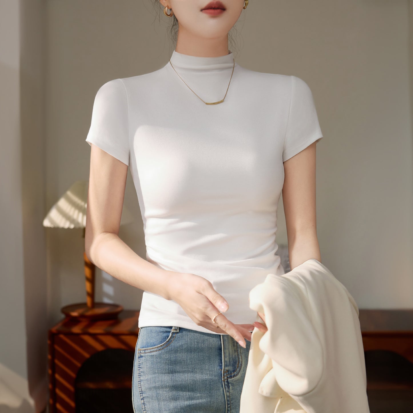 Straight shoulder short summer wear Korean base shirt short-sleeved T-shirt women's 2025 slim slim and sweet and spicy top