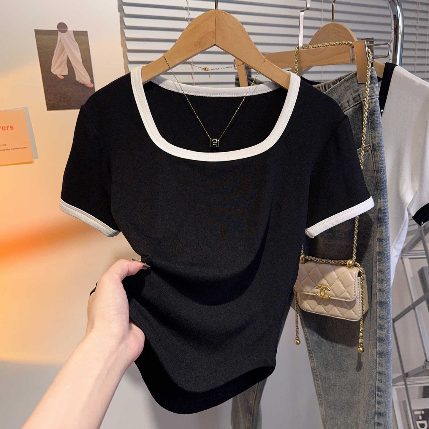 Threaded square neck contrasting color short-sleeved women's slim T-shirt versatile foreign style top 2025 new curved hem bottoming shirt