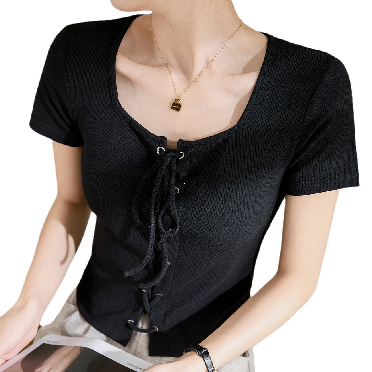 [Use good materials] High-end design strap T-shirt women's summer 2026 new square neck short-sleeved top fashionable outer wear