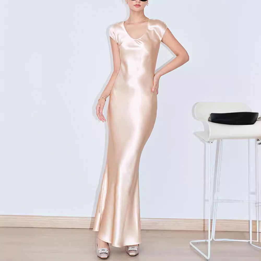 Keep it for yourself! Imported acetic acid satin dress 45 degrees oblique cut U-neck acetic acid satin long dress with stylish pendant