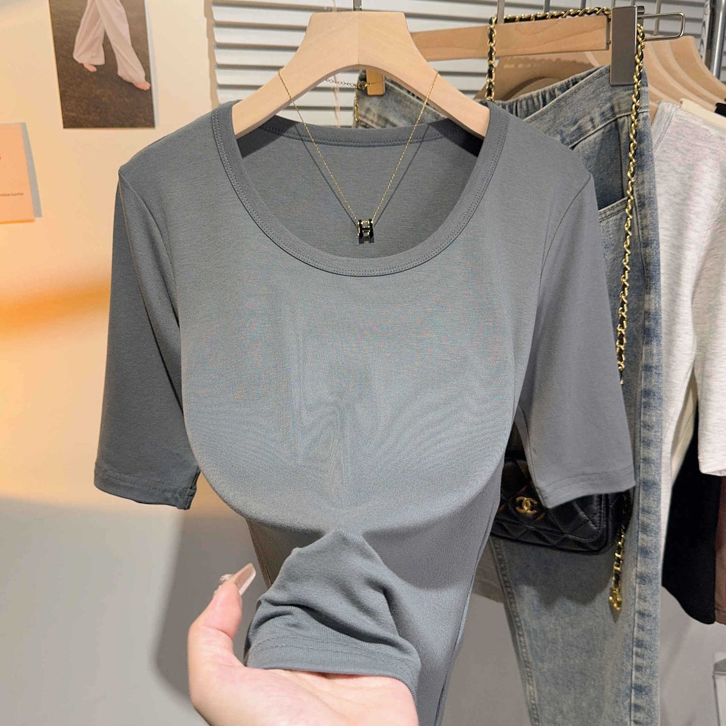 Dark gray round neck five-quarter-sleeved bottoming shirt T-shirt women's spring and autumn threaded half-sleeved U-neck medium-sleeved front shoulder top shirt