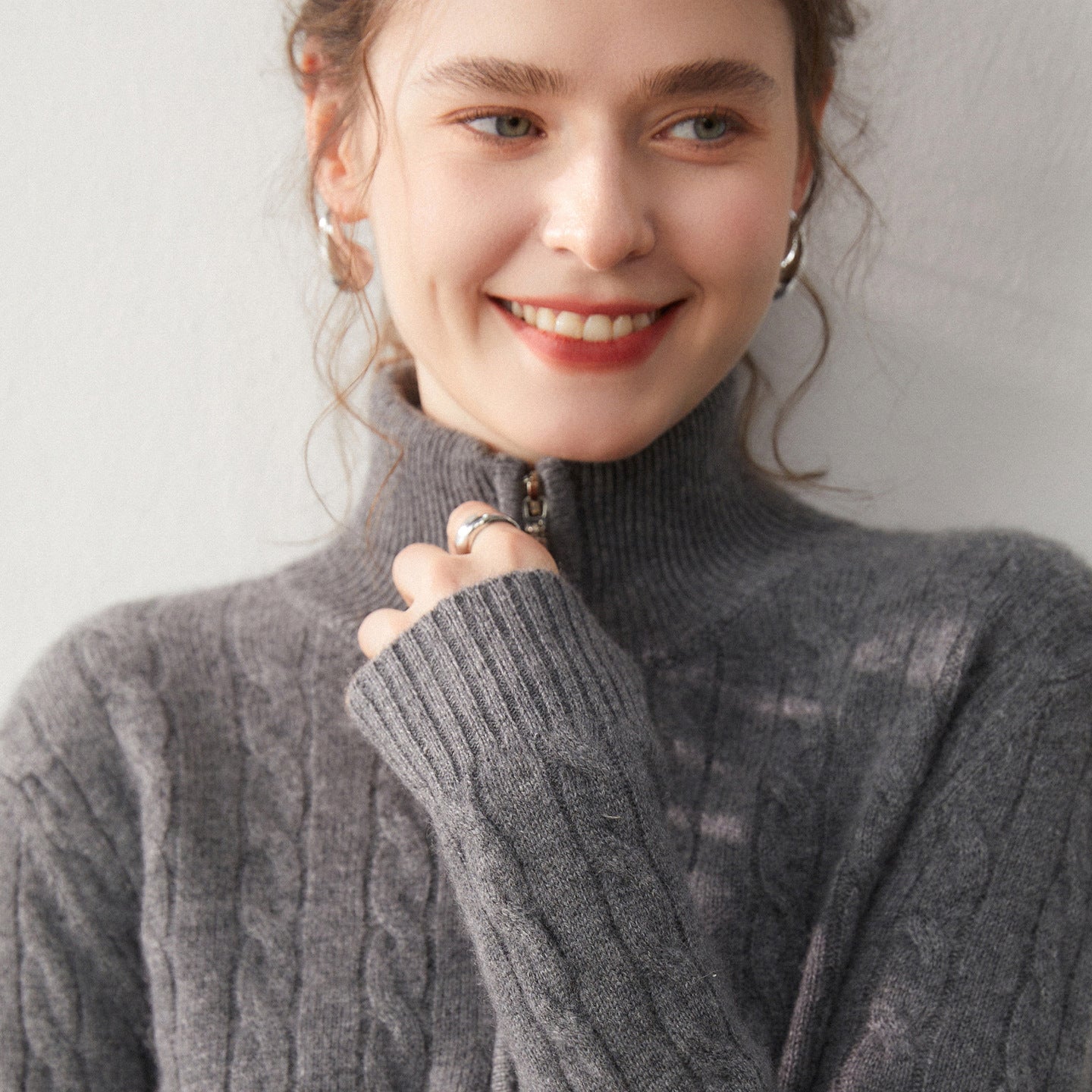 Stand-up collar half-zipper cashmere sweater women's autumn and winter pullover turtleneck twist sweater thickened wool knitted bottoming shirt outer wear