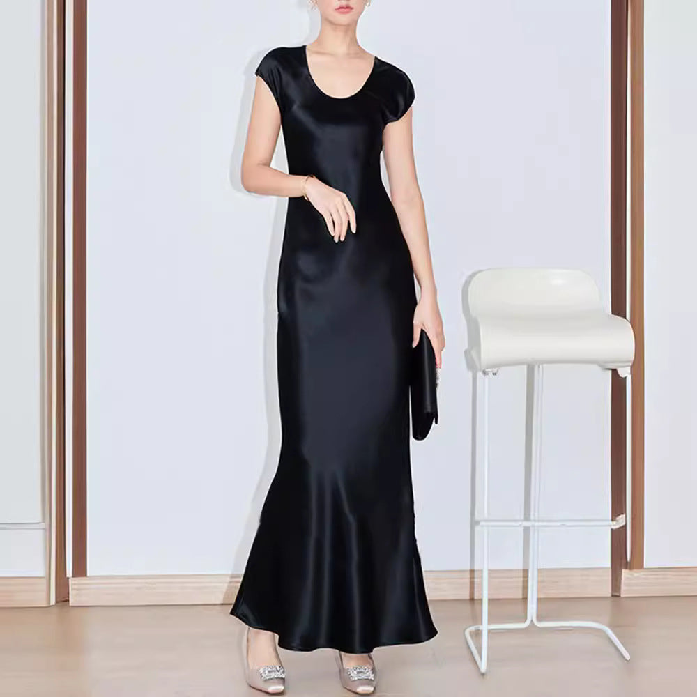 Keep it for yourself! Imported acetic acid satin dress 45 degrees oblique cut U-neck acetic acid satin long dress with stylish pendant