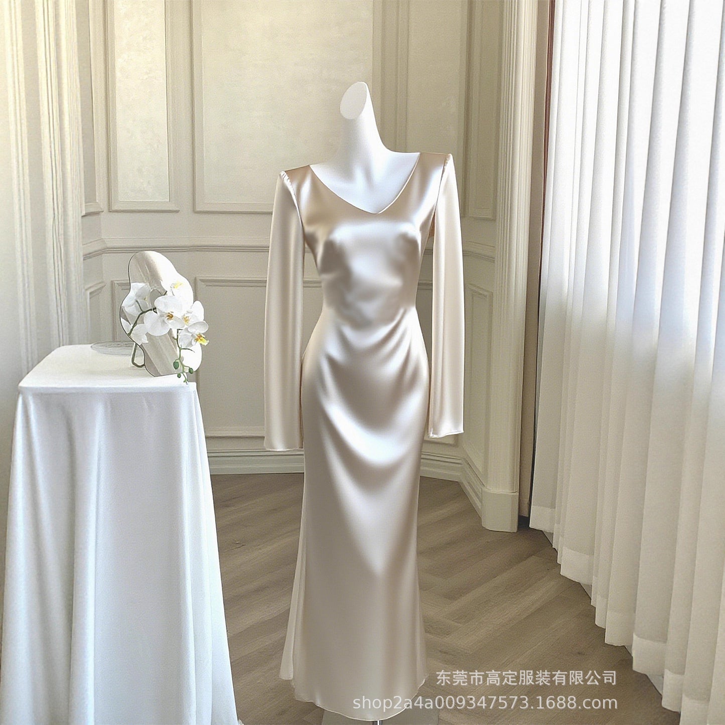 Haute couture imported acetic acid V-neck satin one-piece dress temperament oblique cut long dress fish tail advanced sense French