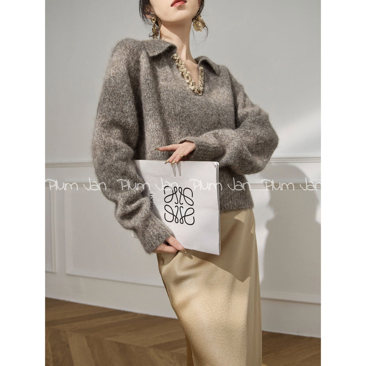 Plum Jan/Unique and beautiful This year's popular beautiful brown V-neck sweater women's 2026 new winter