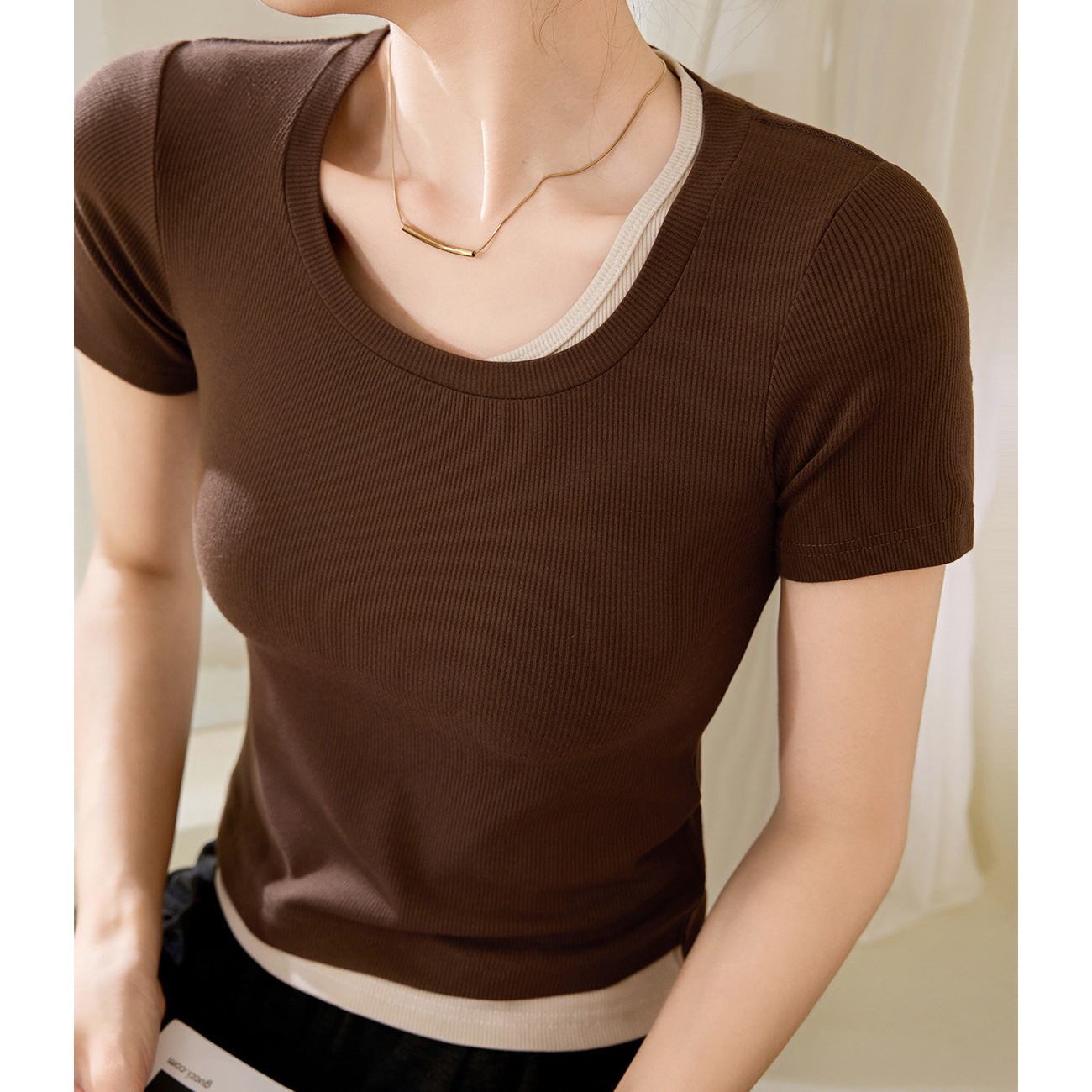 [Selection of good materials] Splicing contrasting color fake two-piece T-shirt women's short-sleeved 2026 summer new slim-fitting and thin bottoming shirt