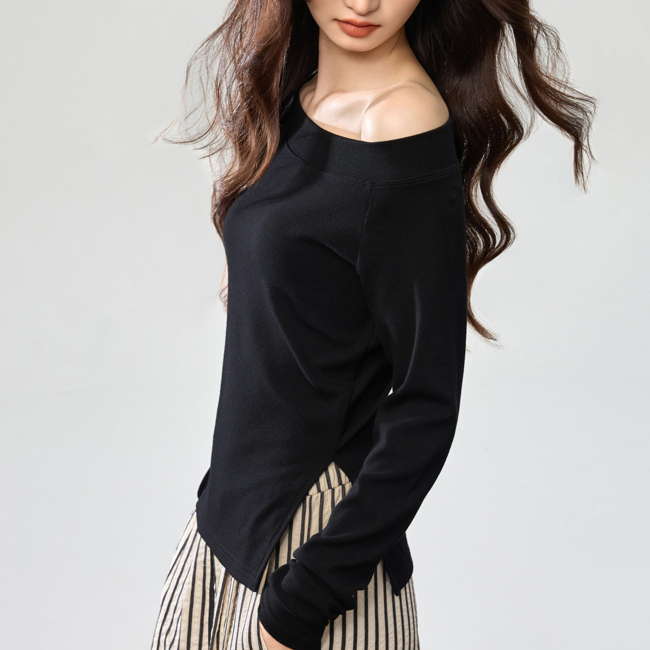 260G Youke silk, two wear one-word collar slanted shoulder temperament fashionable wear with split-ended long-sleeved T-shirt women's autumn bottoming top