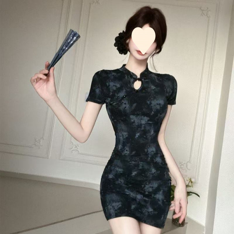 In the summer of 2025, the new Chinese style young improved printed cheongsam short tight hip-hugging dress