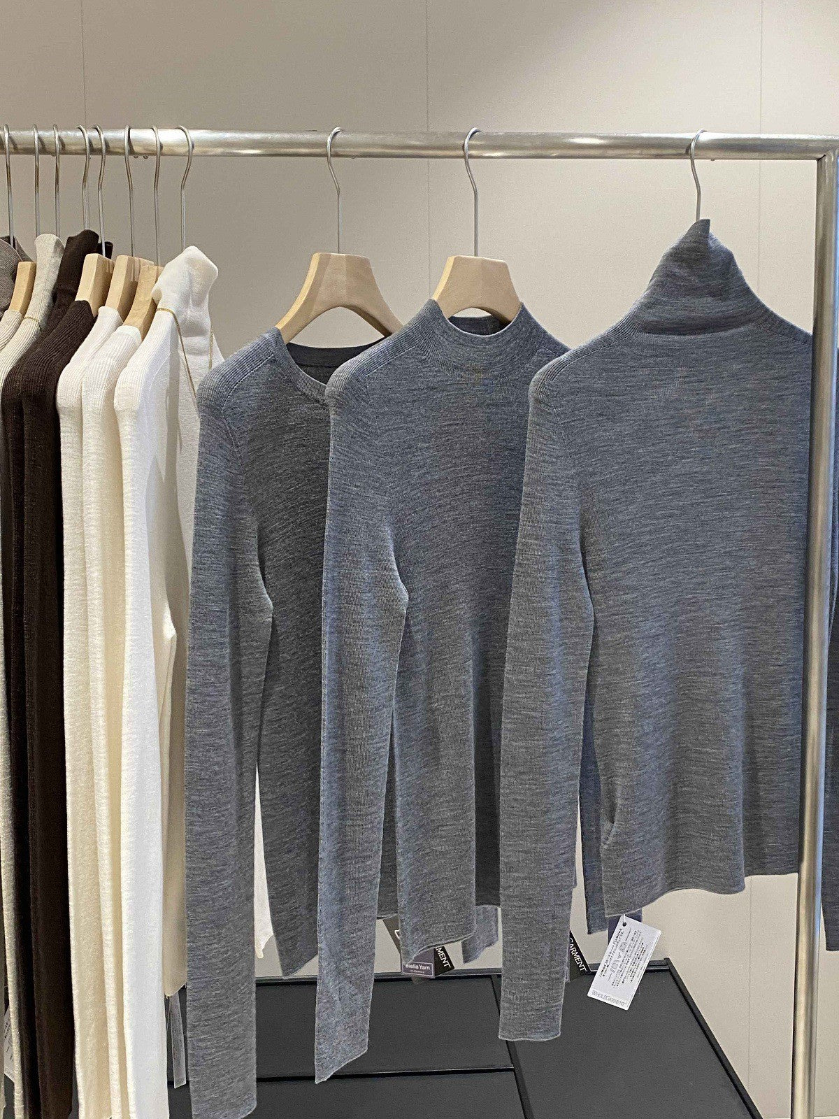 IN BLUE 100 wool! Yangzi yarn seamless machine washable fashion bottoming sweater knitted sweater women's sweater