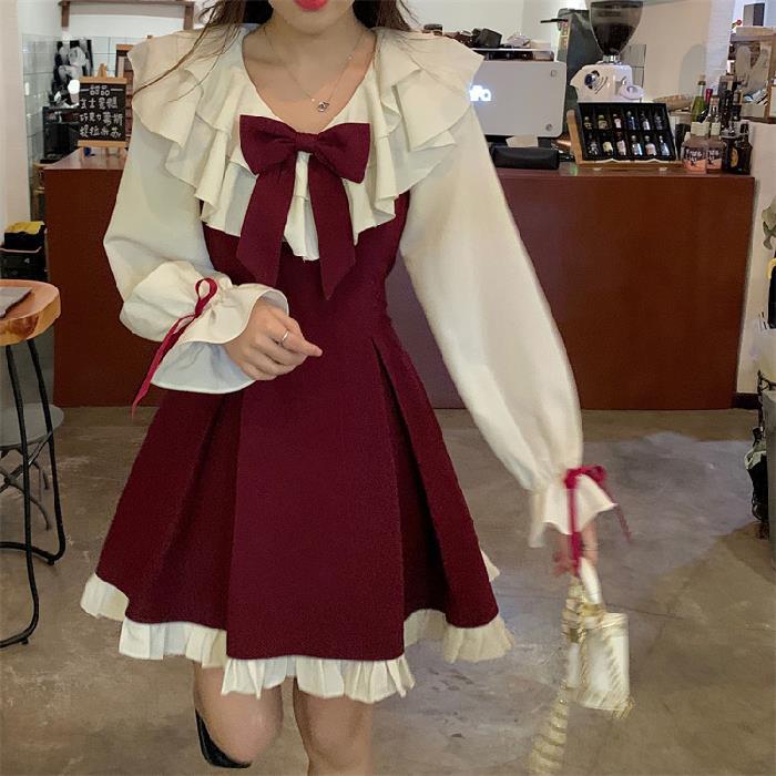 Princess style cute dress women's 2025 spring and autumn new small fresh bow suspender pleated skirt two-piece set