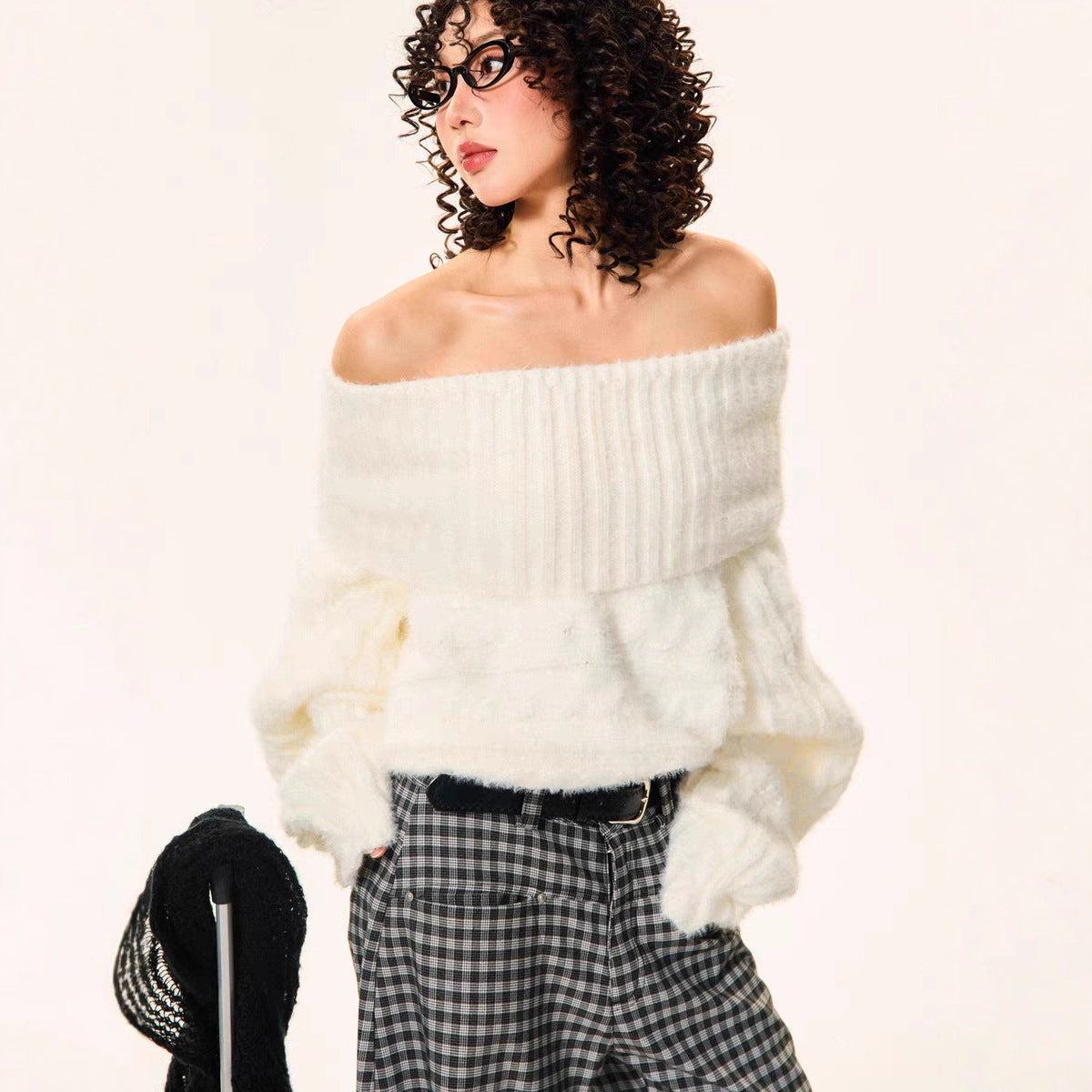 YOUNG Ankola Red Atmosphere Red Sweater Women's Winter Retro Spice Girl Short Shoulder Top