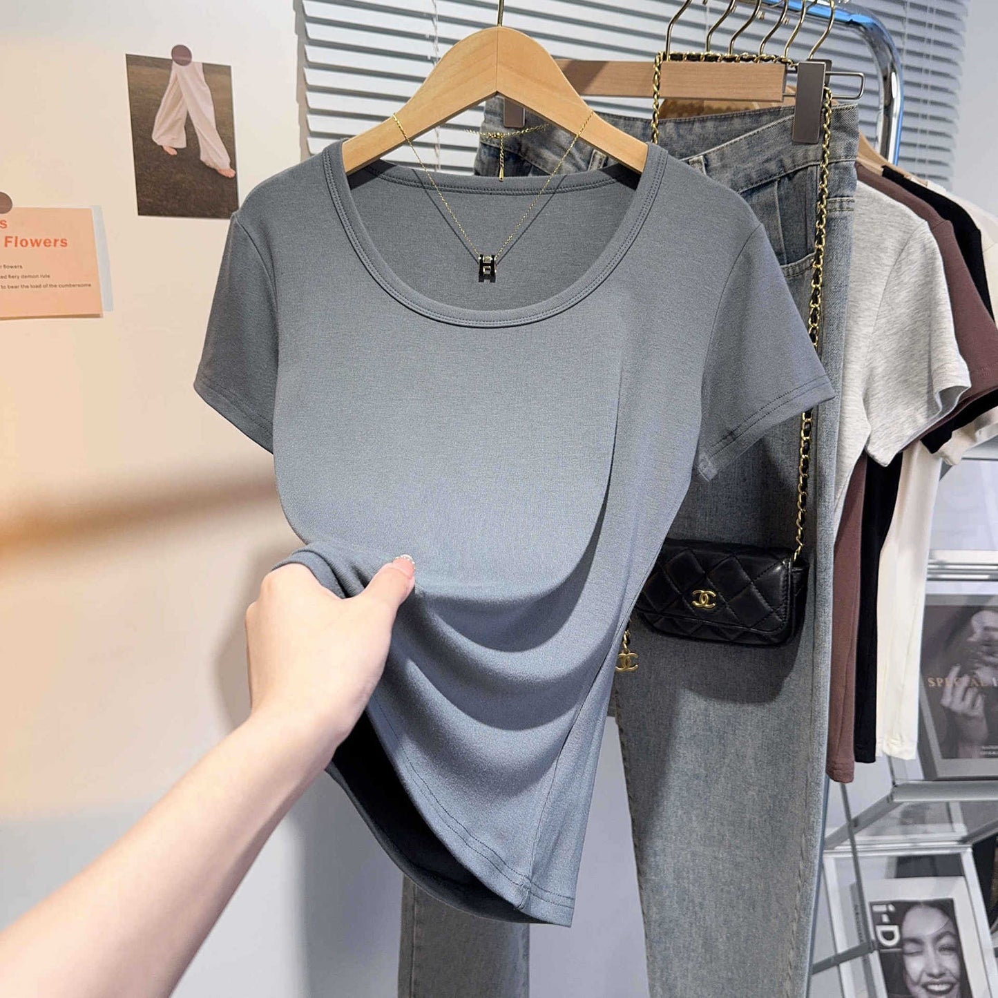 Black u-neck short-sleeved t-shirt women's summer 2025 new Korean version versatile tights with bottoms and tops