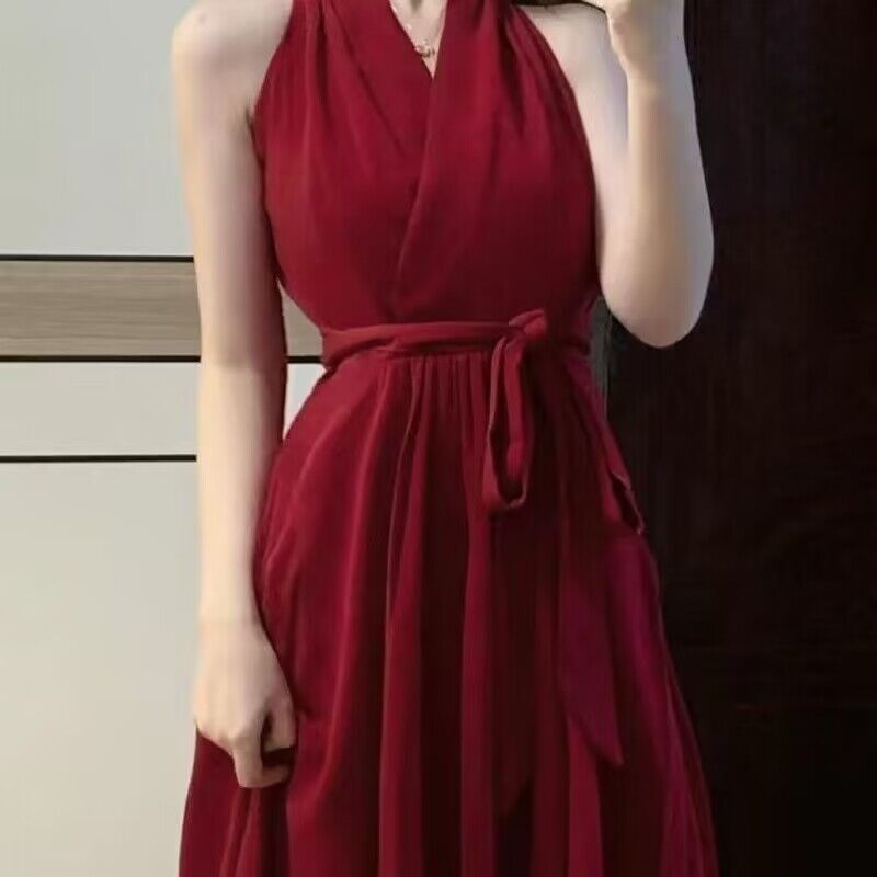 Pure desire wind red neck dress women's 2026 early spring new a-word royal sister waist strap slim dress