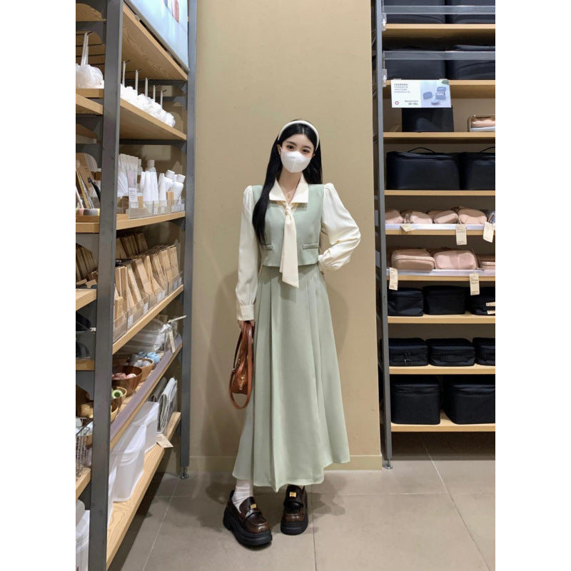 2025 new French long-sleeved dress women's early autumn is unique and beautiful, fake two gentle style temperament long skirts