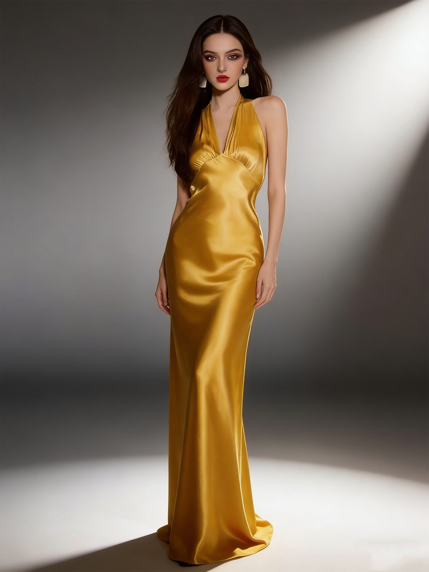 Haute couture star with the same French daughter sense design deep V-neck holiday wedding party banquet dress dress