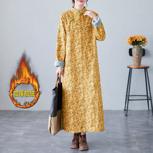 The real shot will be in the winter of 2025. The new retro literary disc buckle is piled and thickened. The improved cheongsam plus size long-sleeved dress.