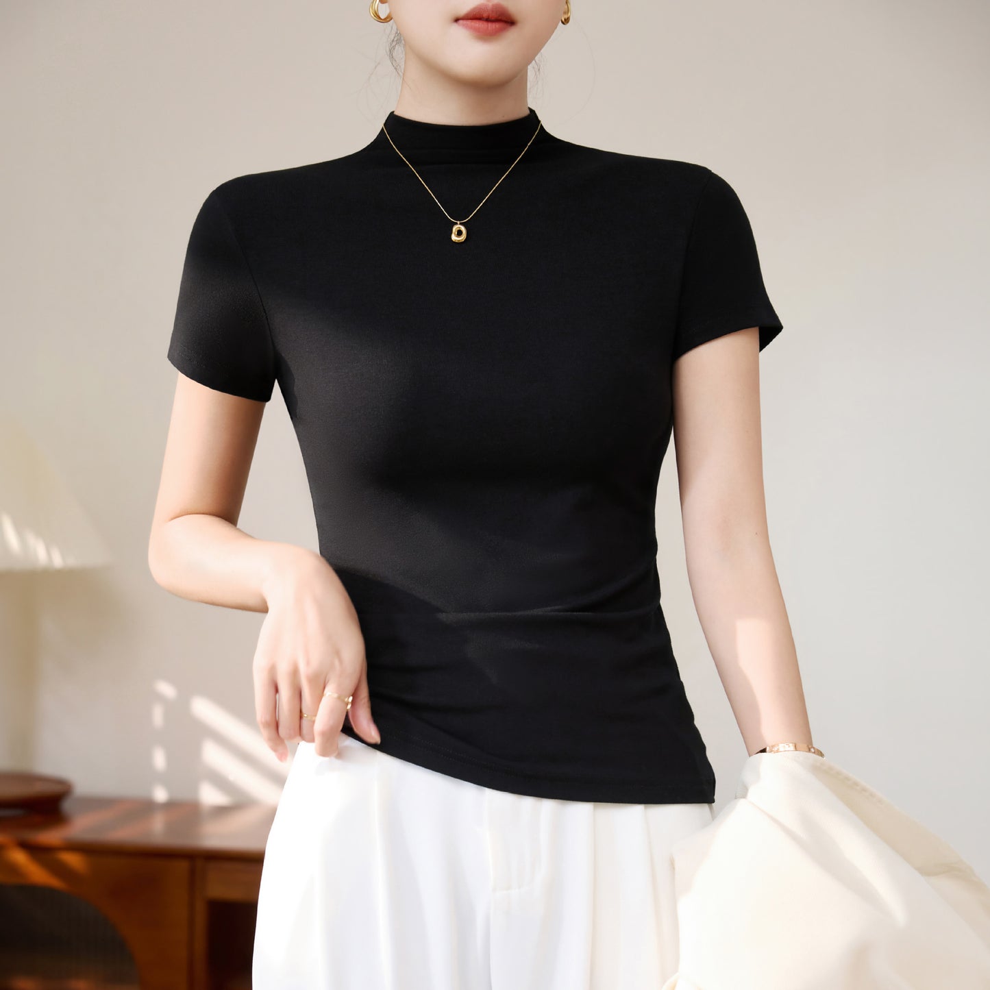 High-end unique T-shirt straight shoulder threaded short sleeve semi-high neck slim base shirt women's summer sexy hot girl top top