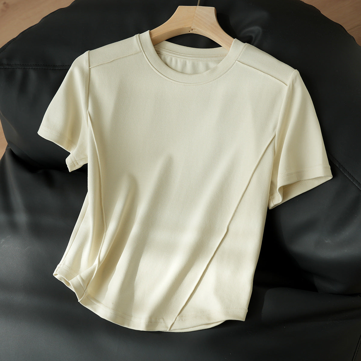 [Use good materials] Three-dimensional line design sense high elastic threaded cotton T-shirt women's summer new round neck short-sleeved top