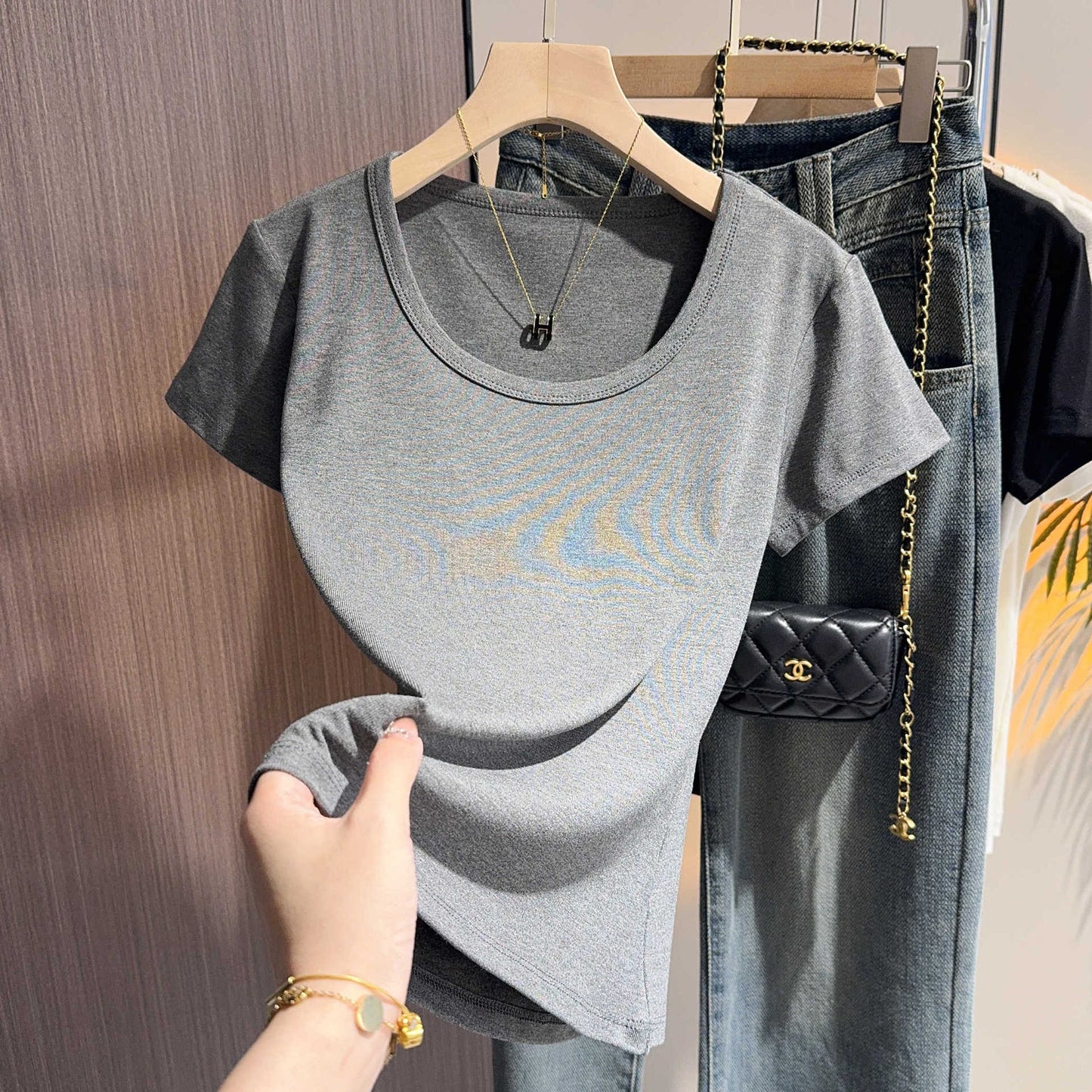 Black u-neck short-sleeved t-shirt women's summer 2025 new Korean version versatile tights with bottoms and tops