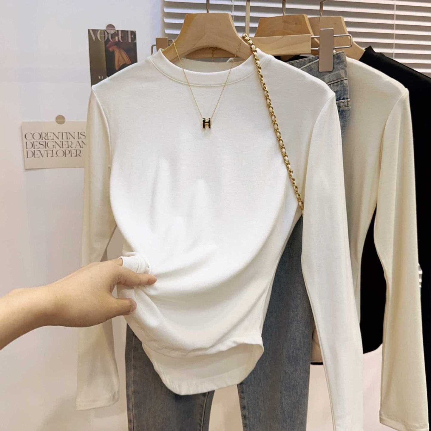 White bottoming shirt women's small round neck inner with early spring and autumn thread long-sleeved T-shirt temperament looking thin 2025 top ins