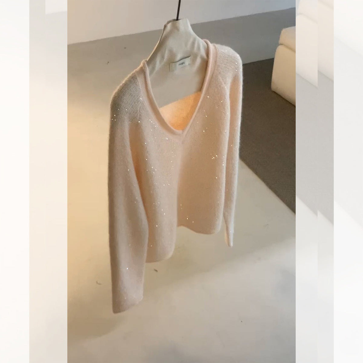 Lazy high-end pink V-neck pullover sweater women wear in autumn and winter, a great-looking loose and versatile knitted top