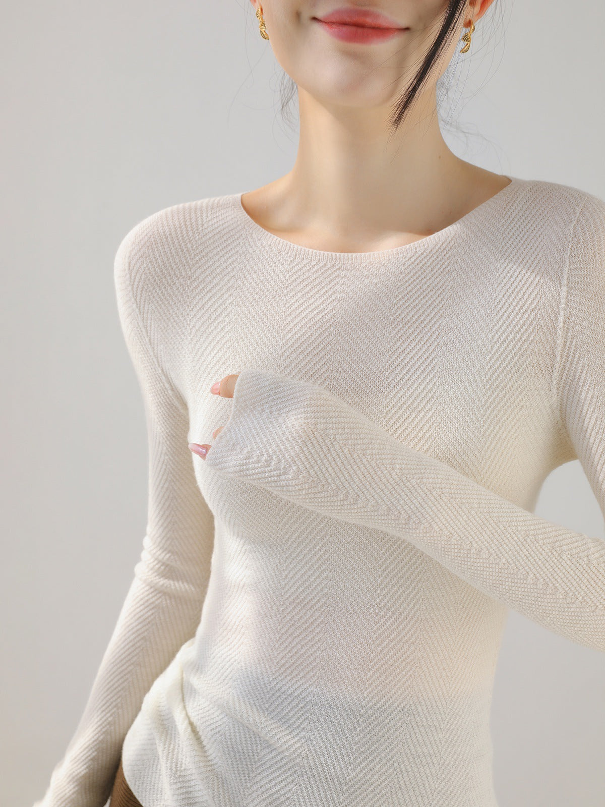 High-end Yangtze yarn semi-turtleneck seamless integrated pullover knitted sweater women's autumn slim-fit full wool backing sweater white