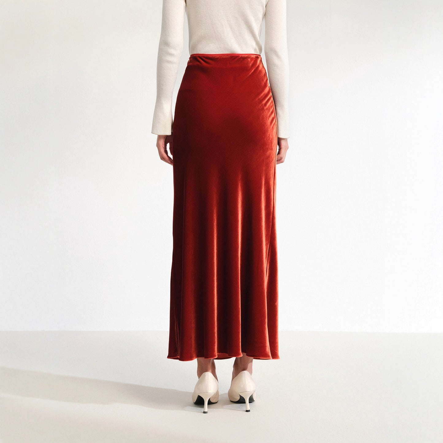 Textured velvet high-waisted fishtail skirt diagonal cut silk hip skirt autumn and winter 2025 new a-word skirt long skirt