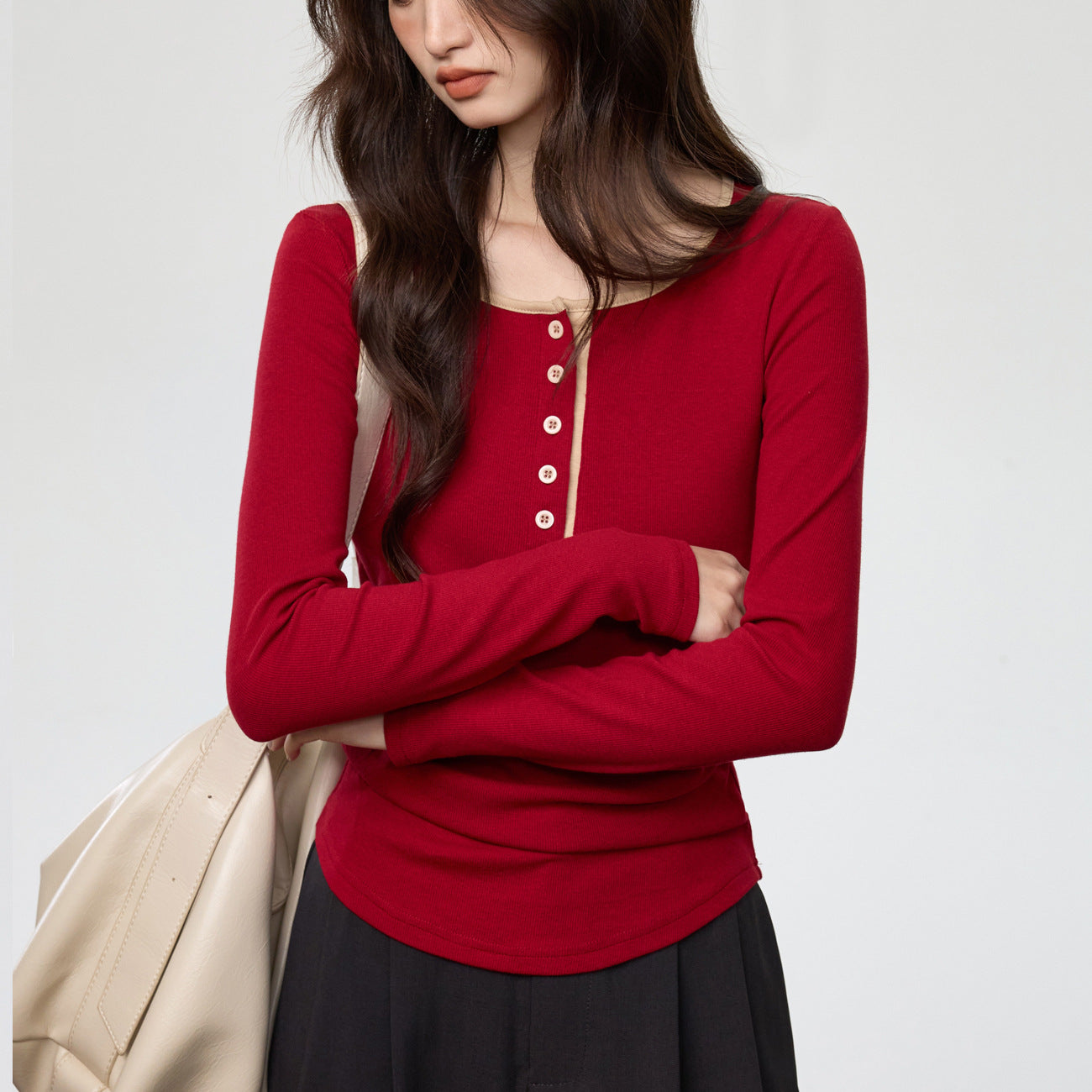 260G Youke silk, high-end design sense contrasting color round neck button-up long-sleeved T-shirt women's autumn new slim-fit pleated top