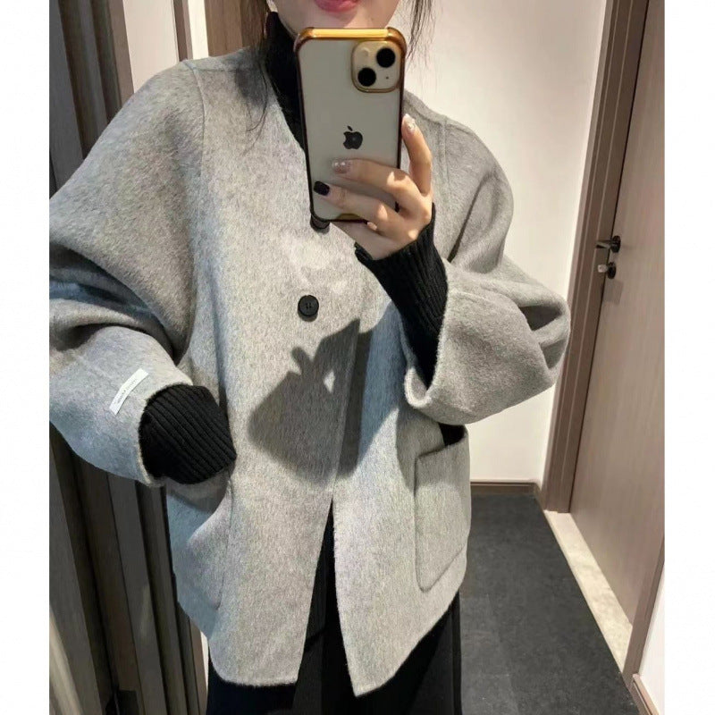 Hepburn woolen coat women's autumn and winter 2025 new small Korean high-end short woolen coat