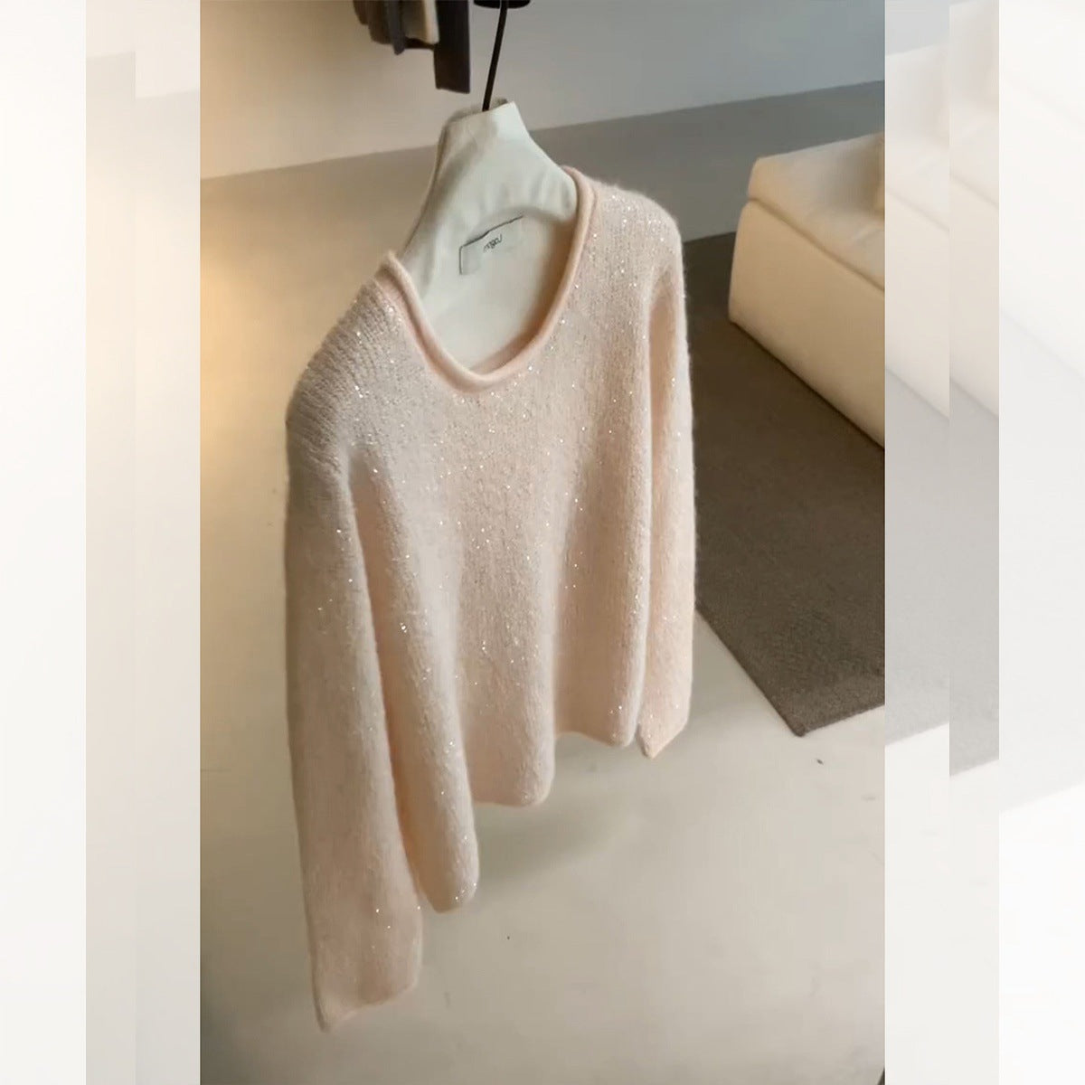 Lazy high-end pink V-neck pullover sweater women wear in autumn and winter, a great-looking loose and versatile knitted top